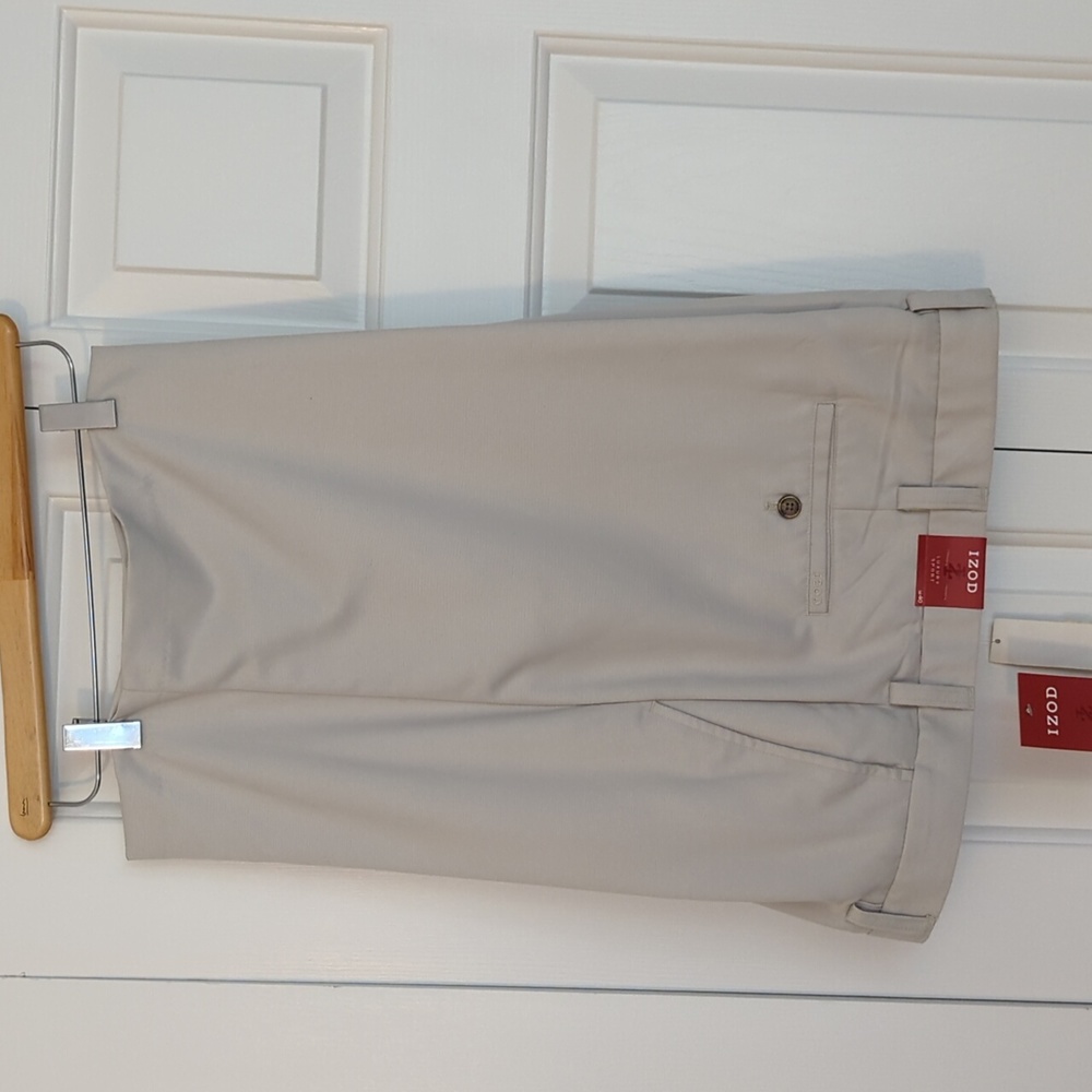 Men's Izod khaki shorts 40 waist